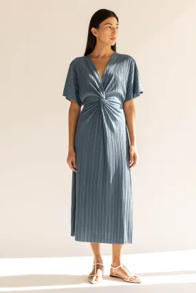 FRONT KNOT PLEATED MIDI DRESS